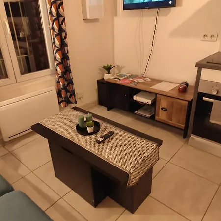 Ferienwohnung Le Temps Des Cerises Nîmes Exterior foto
